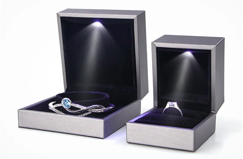 factory stock luxury faux leather ring pendant bracelet bangle necklace packing jewellery box with led light factory stock luxury faux leather ring pendant bracelet bangle necklace packing jewellery box with led light