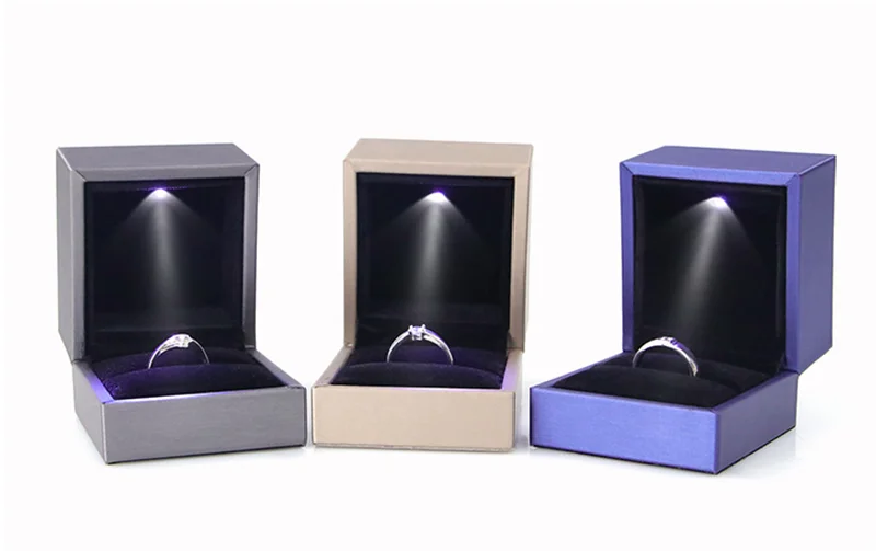 factory stock luxury faux leather ring pendant bracelet bangle necklace packing jewellery box with led light factory stock luxury faux leather ring pendant bracelet bangle necklace packing jewellery box with led light