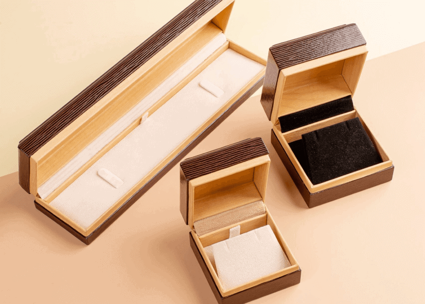 High-quality custom wooden jewelry boxes for luxury packaging solutions. Perfect for jewelry storage and gifting.